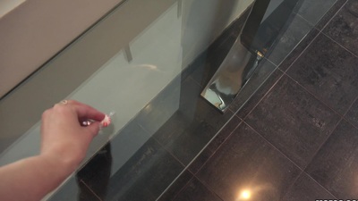 Sexually excited Riley Reyes strokes her wet cuchy