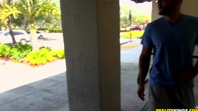 We spotted this super take in along to mouth sheila a woman